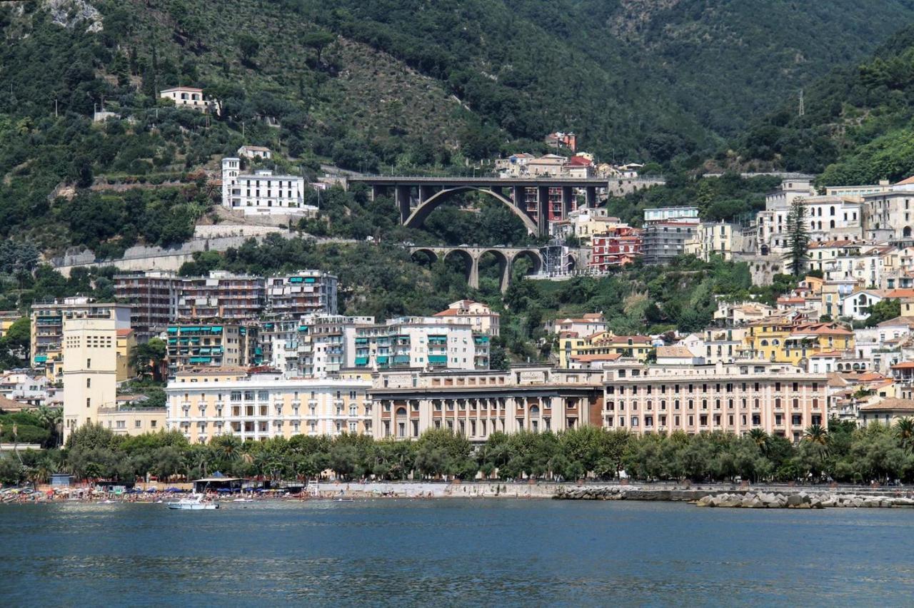 Velia34 Bed & Breakfast Salerno Dış mekan fotoğraf